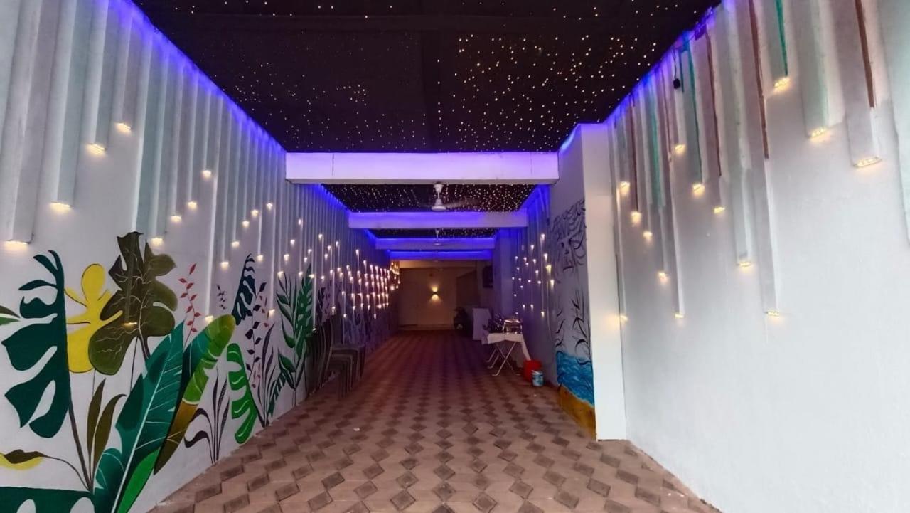 Fabexpress Neo Calangute Beach Resort Buitenkant foto