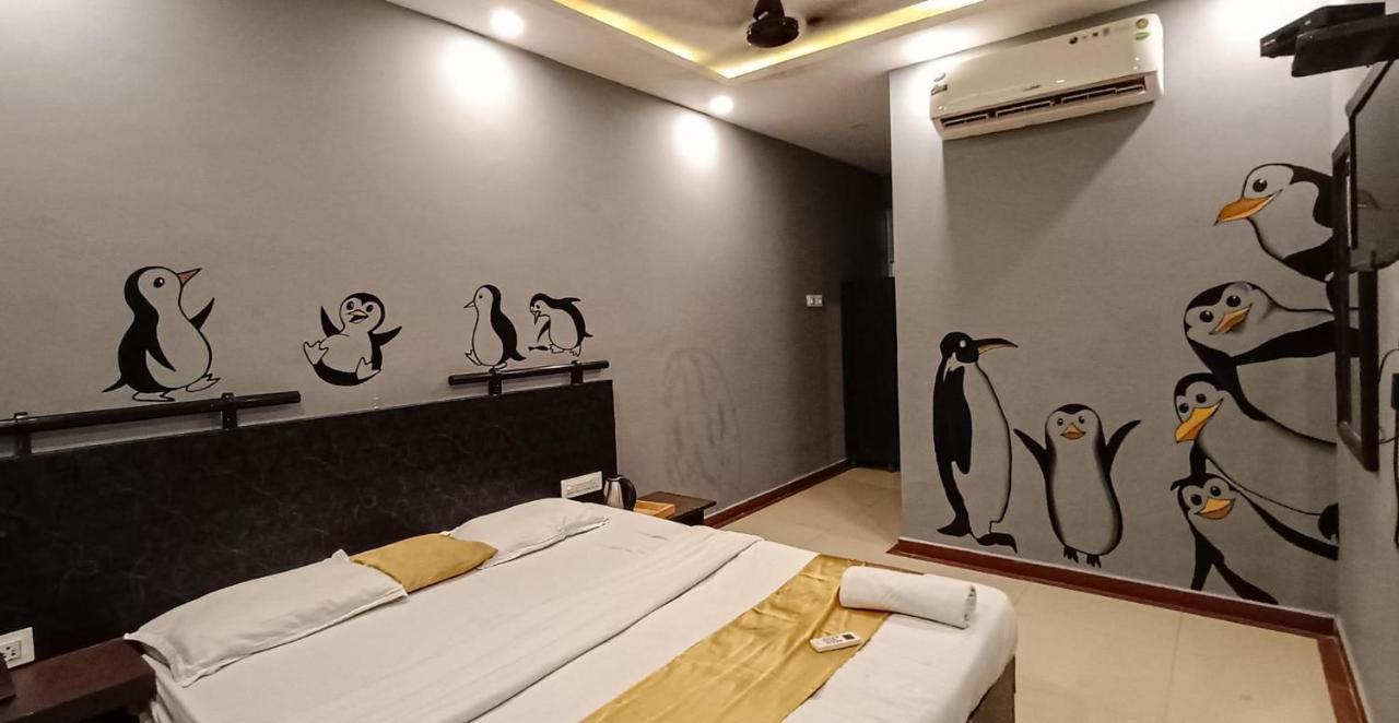 Fabexpress Neo Calangute Beach Resort Buitenkant foto