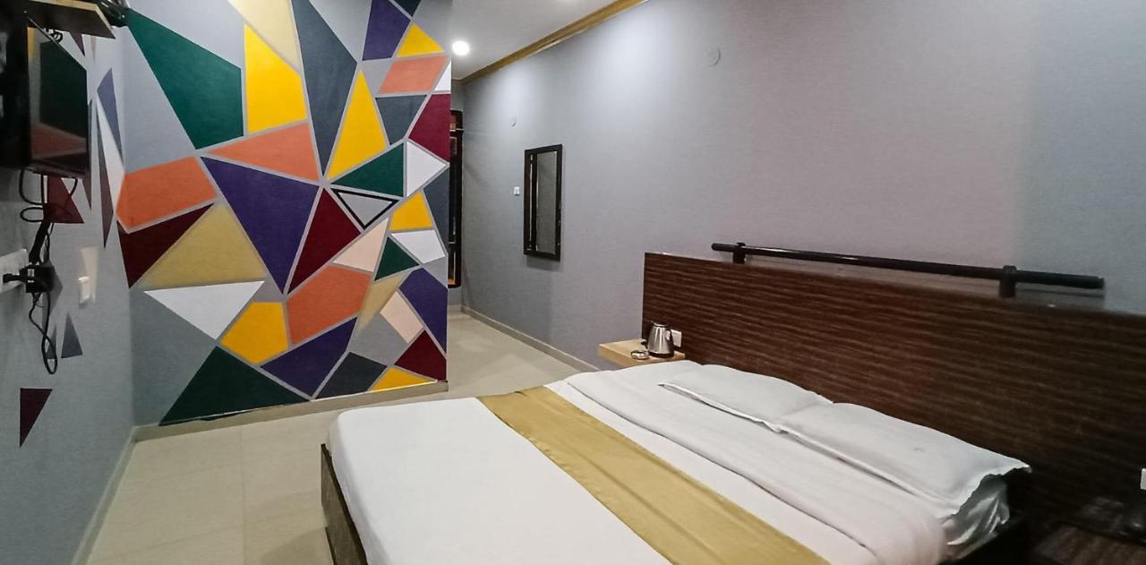 Fabexpress Neo Calangute Beach Resort Buitenkant foto