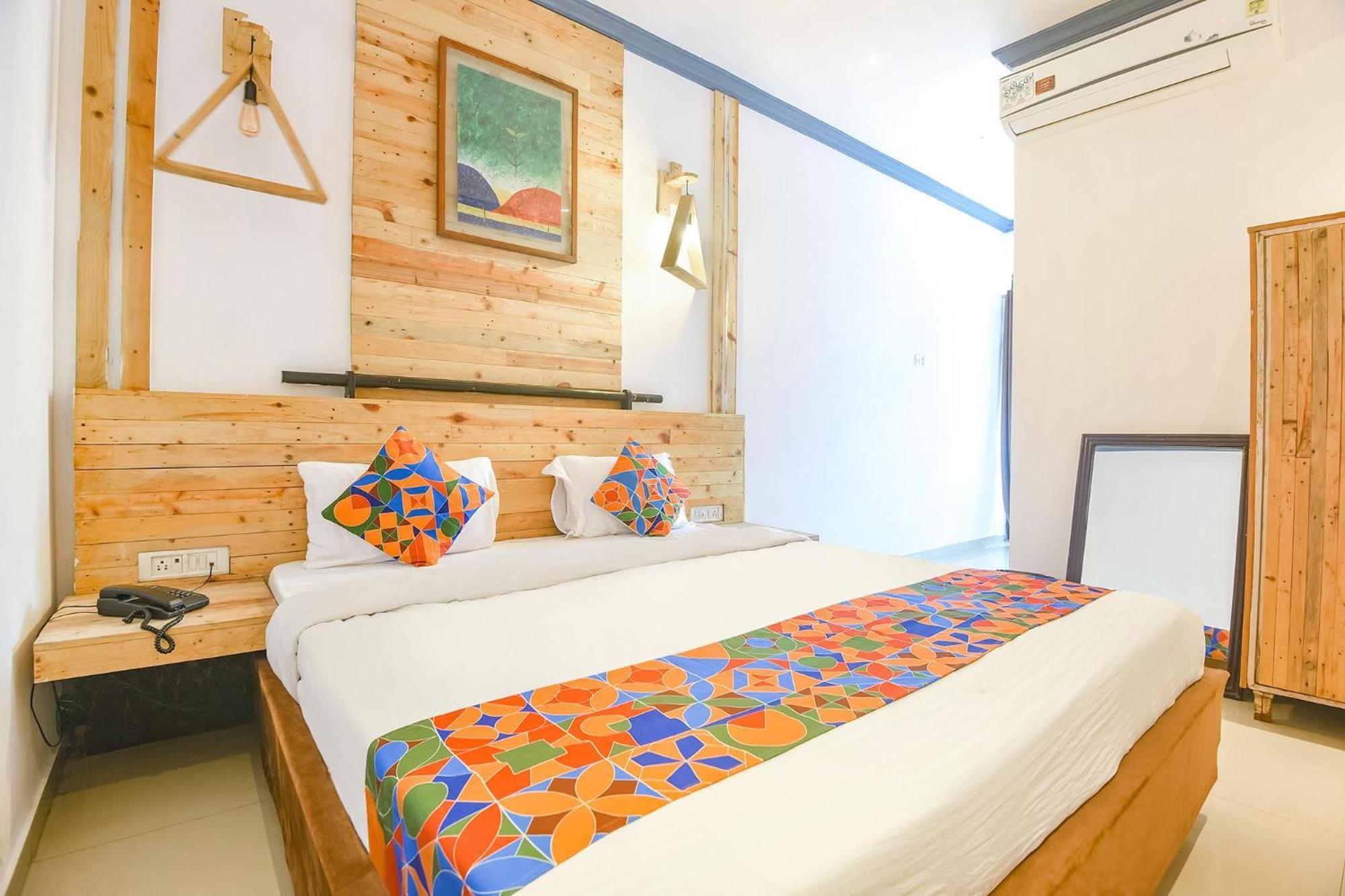 Fabexpress Neo Calangute Beach Resort Buitenkant foto