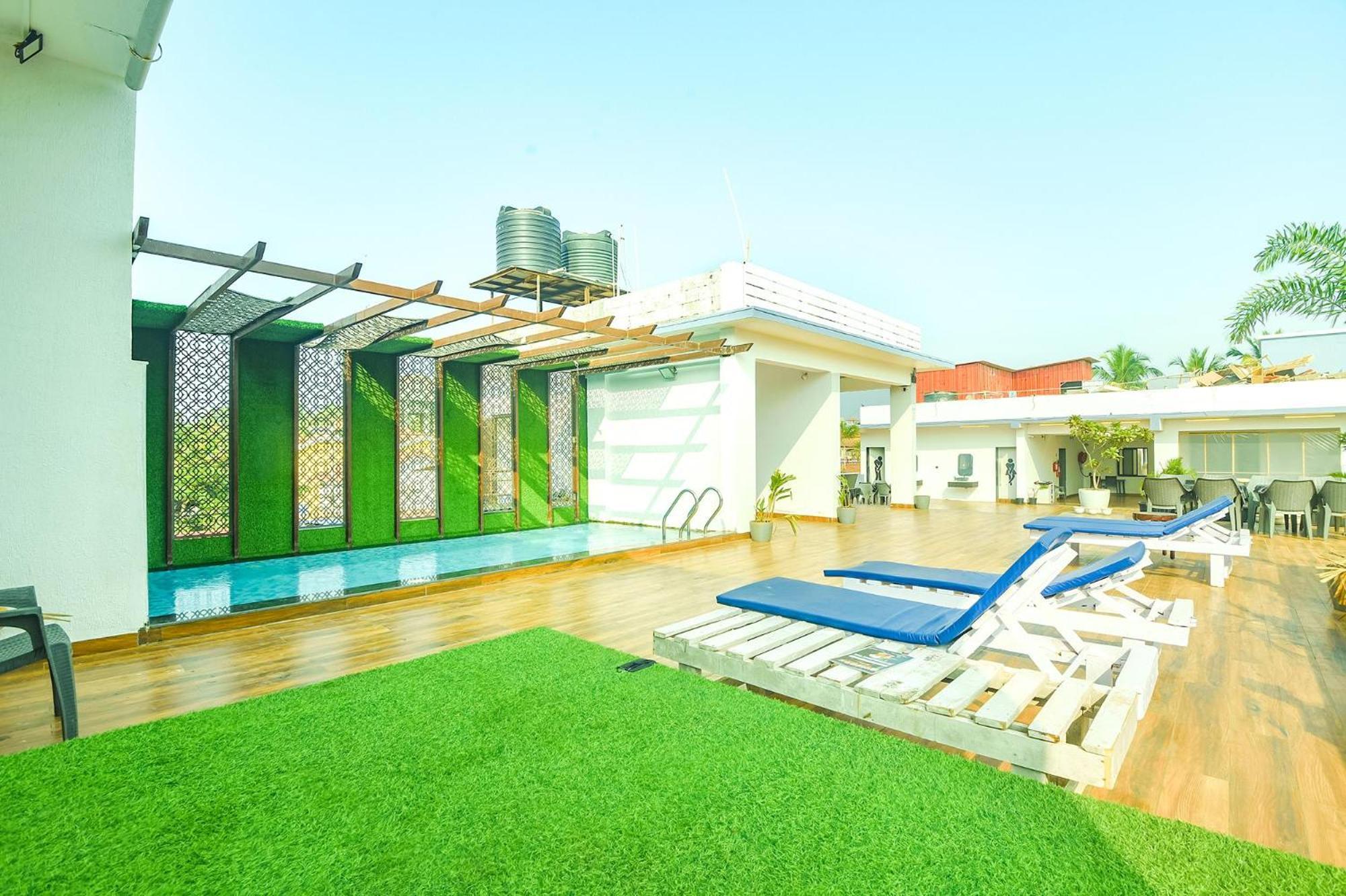 Fabexpress Neo Calangute Beach Resort Buitenkant foto