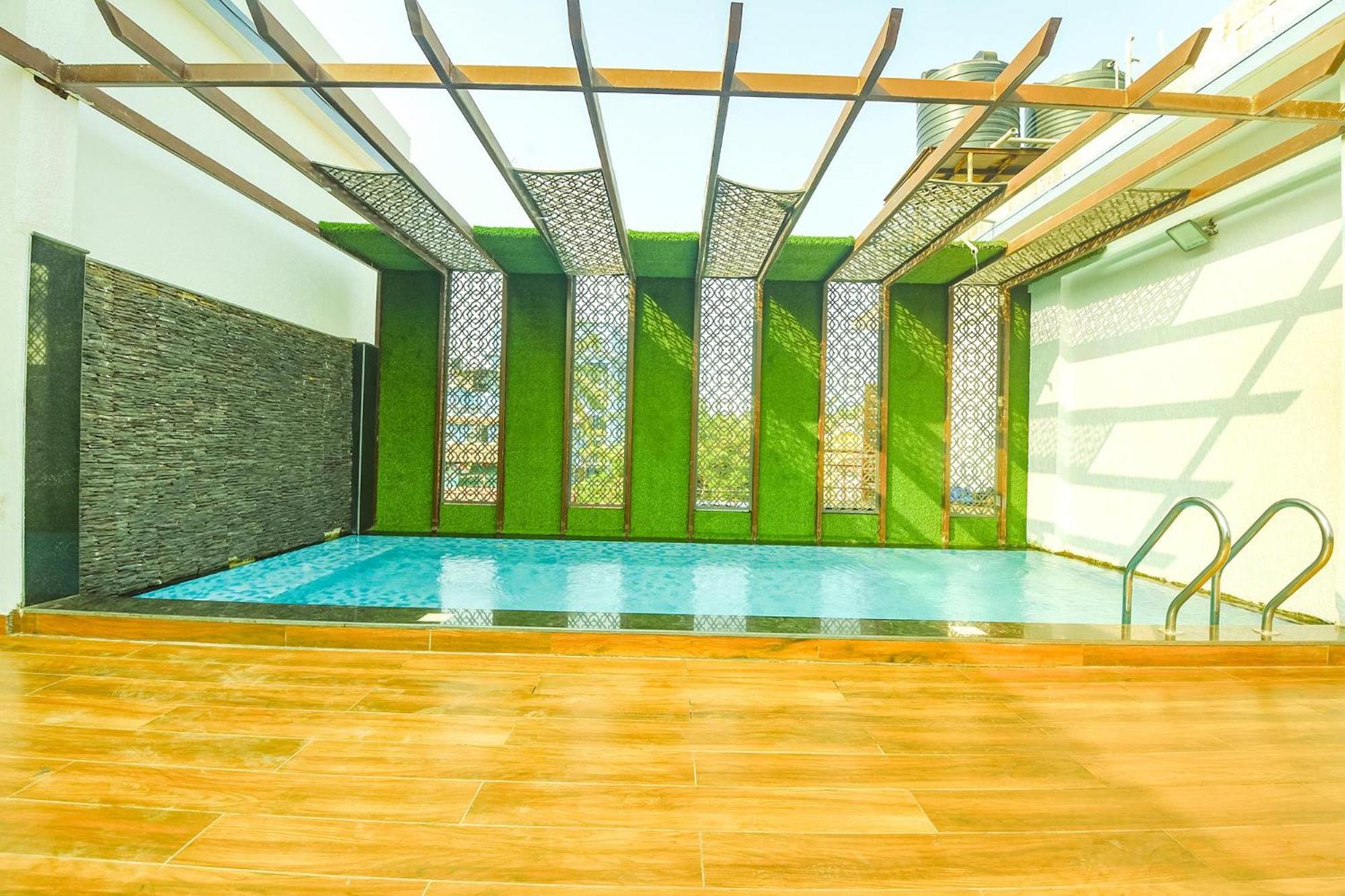 Fabexpress Neo Calangute Beach Resort Buitenkant foto